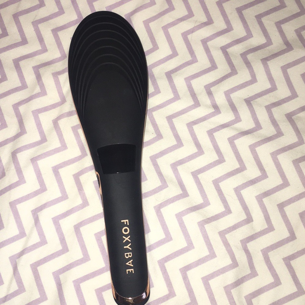 Foxybae straightener hairbrush